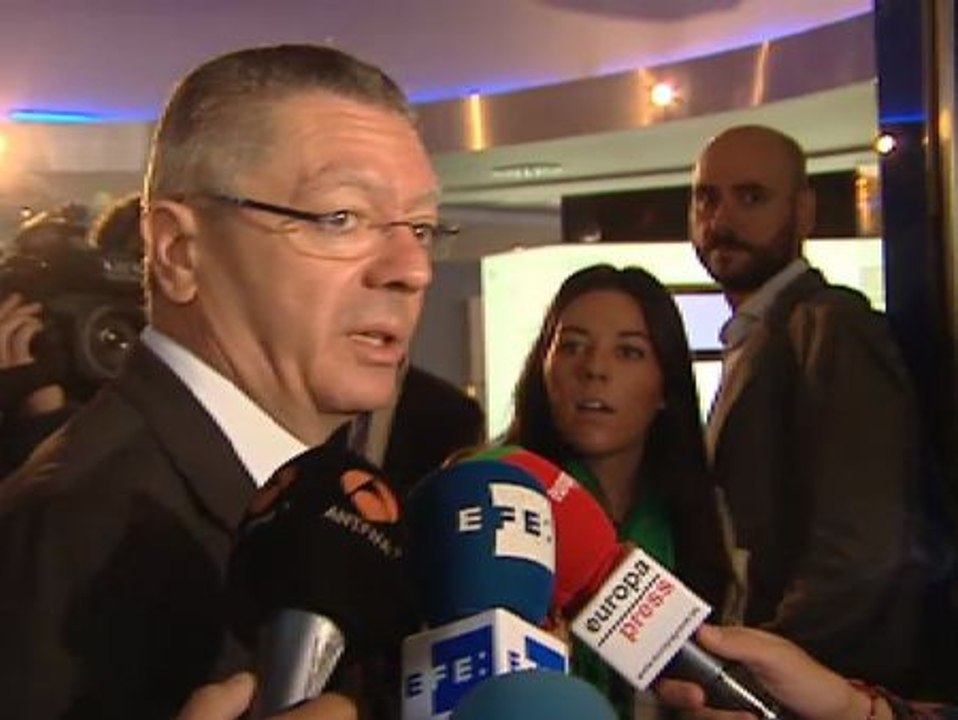 Gallardón asegura que el Gobierno ya tiene todo preparado para recurrir la ley de consultas