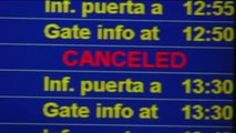 Cancelaciones de última hora aumentan la indignación contra Ryanair