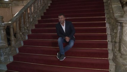 Jorge Javier cumple 48 años, centrado en el trabajo