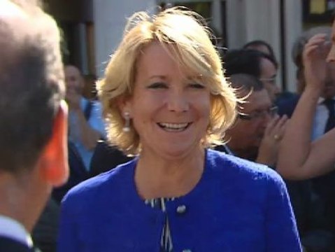 Frío saludo entre Botella y Aguirre