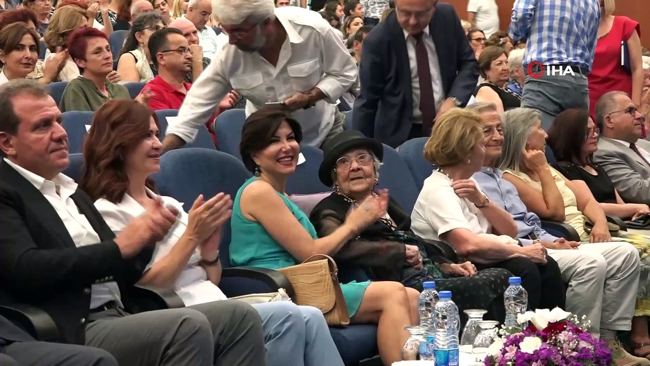 106 yaşına giren Muazzez İlmiye Çığ için Mersin’de doğum günü kutlaması