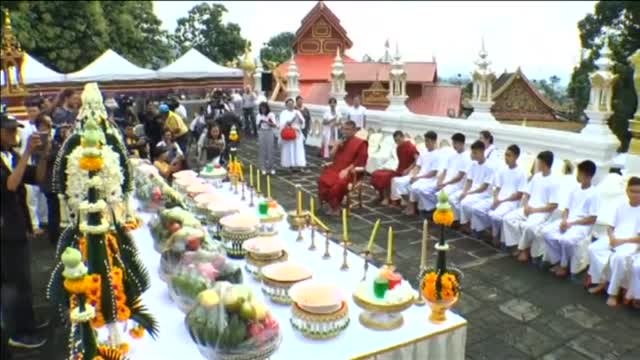 Los niños de la cueva de Tailandia, ordenados monjes budistas