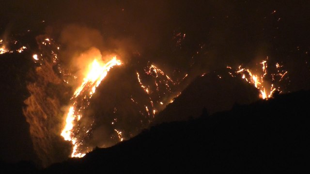 Al menos 50 muertos por los incendios de Atenas