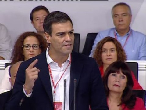 Sánchez denuncia la gran coalición de intereses entre los extremos para debilitar al PSOE