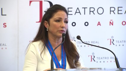 Estefan, "asustada" por la situación en la frontera EEUU-México