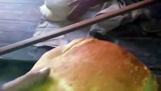 مباشرة من فران بندادة من مدينة أزمور ؛ مهنة موروثة من جد ل جد