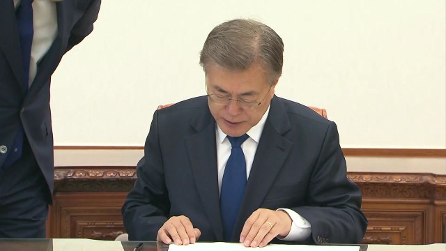 문 대통령, 새 정책실장 김상조·경제수석 이호승 임명...집권 3년차 경제 라인 정비 / YTN