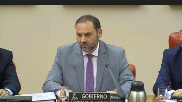 Ábalos anuncia que lanzará contratos de obras por 5.000 millones