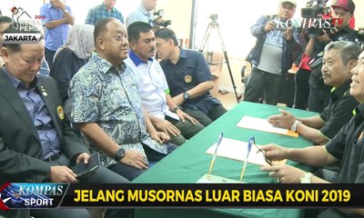 Marciano Norman Serahkan Berkas Bakal Calon Ketum KONI
