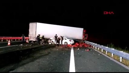 İZMİR OTOYOLDA ZİNCİRLEME TRAFİK KAZASI 1 ÖLÜ, 1 YARALI