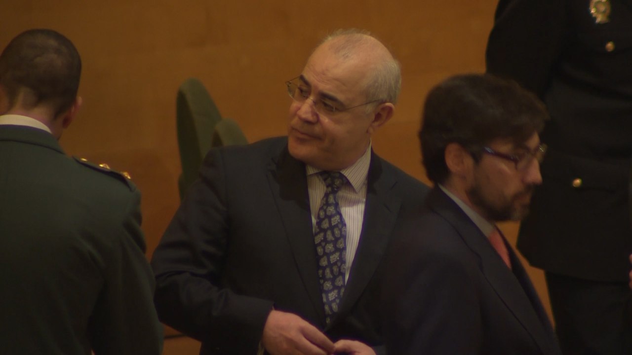 Llarena suspende a Puigdemont de cargo público