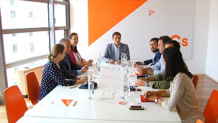 Video herunterladen: Ciudadanos se reúne con las asociaciones de víctimas del terrorismo