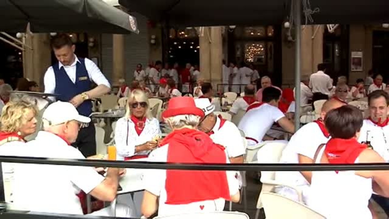 Pamplona disfruta de los Sanfermines día y noche