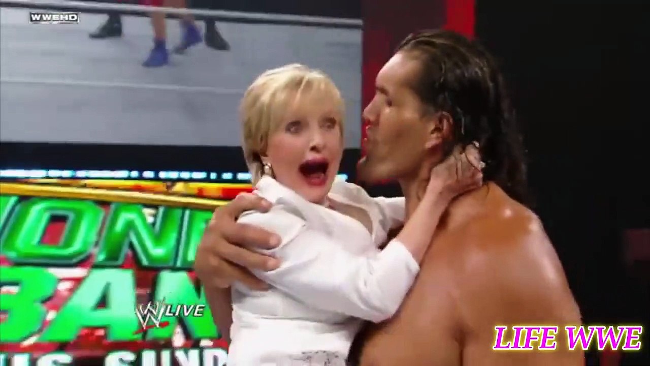 OMG WWE Superstars cute romantic moment
