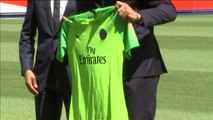 El PSG presenta a Buffon como nuevo portero de la entidad parisina