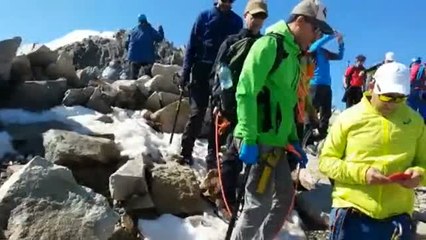 Las aglomeraciones en el pico del Aneto suponen un riesgo para la seguridad