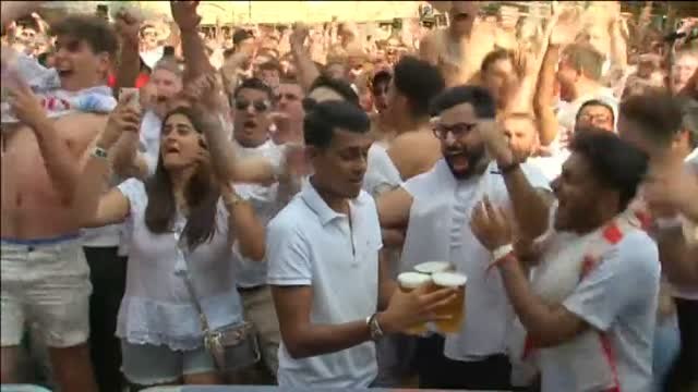 Inglaterra pasa a semifinales del Mundial 28 años después