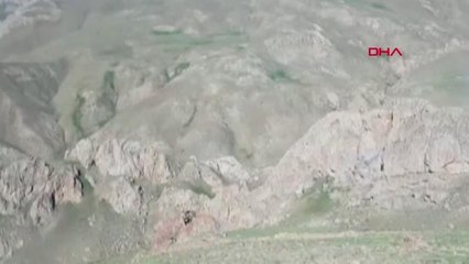 Van'da PKK'lı teröristlere ait yaşam malzemeleri ele geçirildi