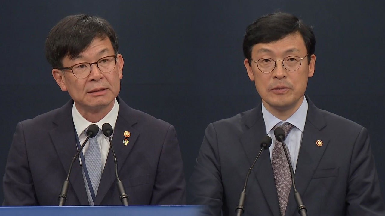 靑 경제라인 김상조·이호승으로 교체...다음 달 靑 참모진 개편·개각 이어질 듯 / YTN
