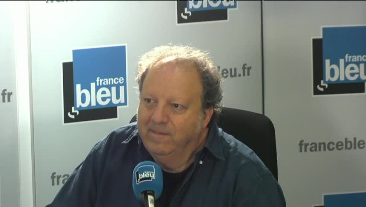 PSG : Stéphane Bitton ne veut pas entendre parler du départ de Thiago Silva ou de Cavani