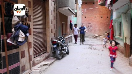 مكوجي رجل..  مهنة عتيقة يدهسها قطار التطور التكنولوجي