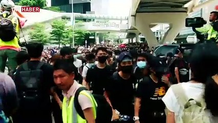 Hong Kong sokakları yeniden karıştı