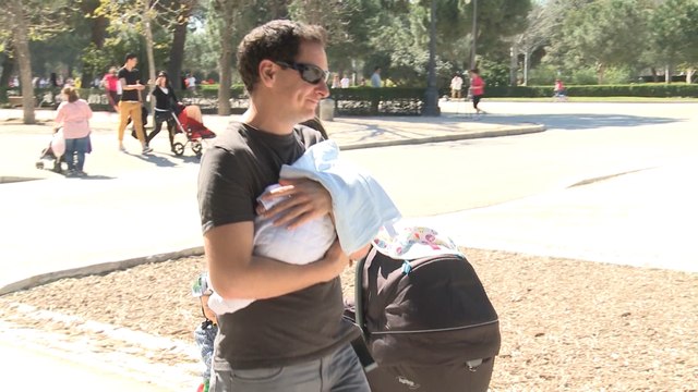 El permiso de paternidad se amplía a cinco semanas desde hoy