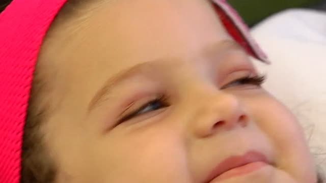 Dos niñas sirias escapan del infierno para poder ser tratadas en el Hospital Materno Infantil de Málaga