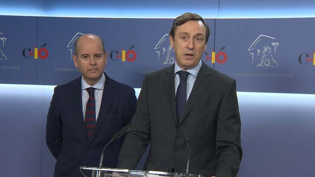 Hernando pide a partidos que no se vendan a Sánchez