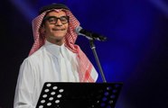 فيديو رابح صقر يصدم الجمهور ببكائه المفاجئ على المسرح في مشهد فطر القلوب