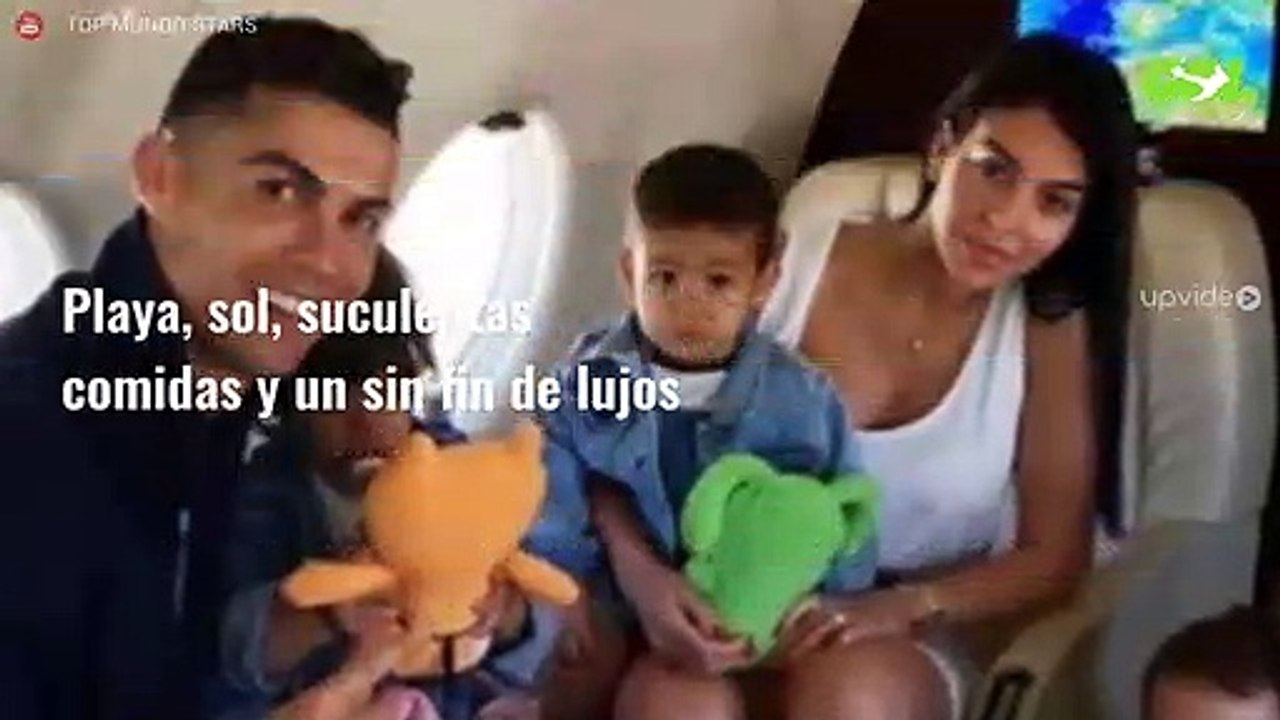 La foto inédita de Georgina Rodríguez saliendo del mar con un bikini de hilo