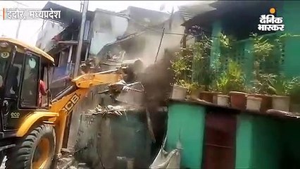 जर्जर और पुराने मकानों पर कार्रवाई