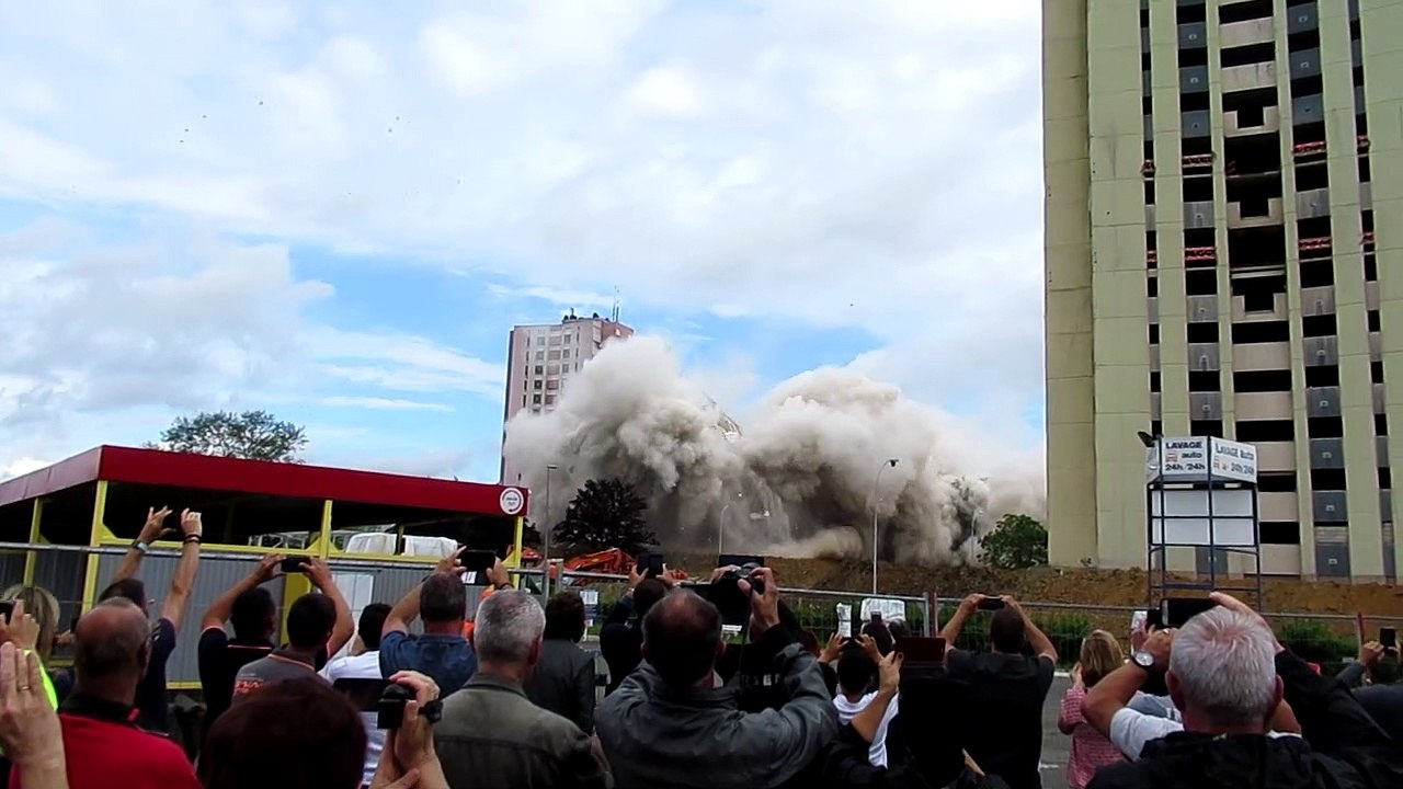 Démolition des 3 tours aux Résidences de Belfort