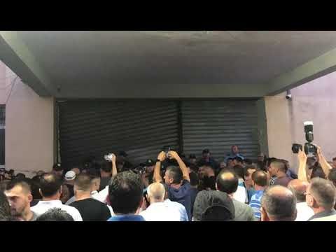 Tensione ne Shkoder, mbeshtetesit e opozites i vene flaken godines