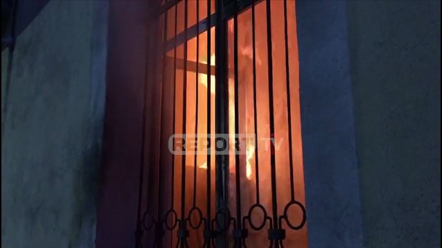 Shkodër/ Militantët i vënë flakën katit të parë të shkollës, shërbente si KZAZ!