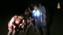 Niños atrapados en una cueva tailandesa deben aprender a bucear