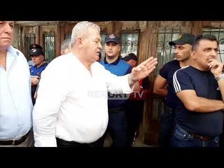 Download Video: Report TV - Dasho Aliko debat në Gjirokastër: Policia nuk njeh Presidentin, ky është puç