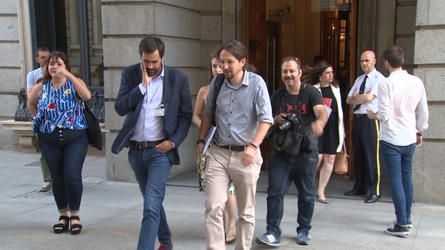 Diputados abandonan el Congreso tras la votar para renovar RTVE