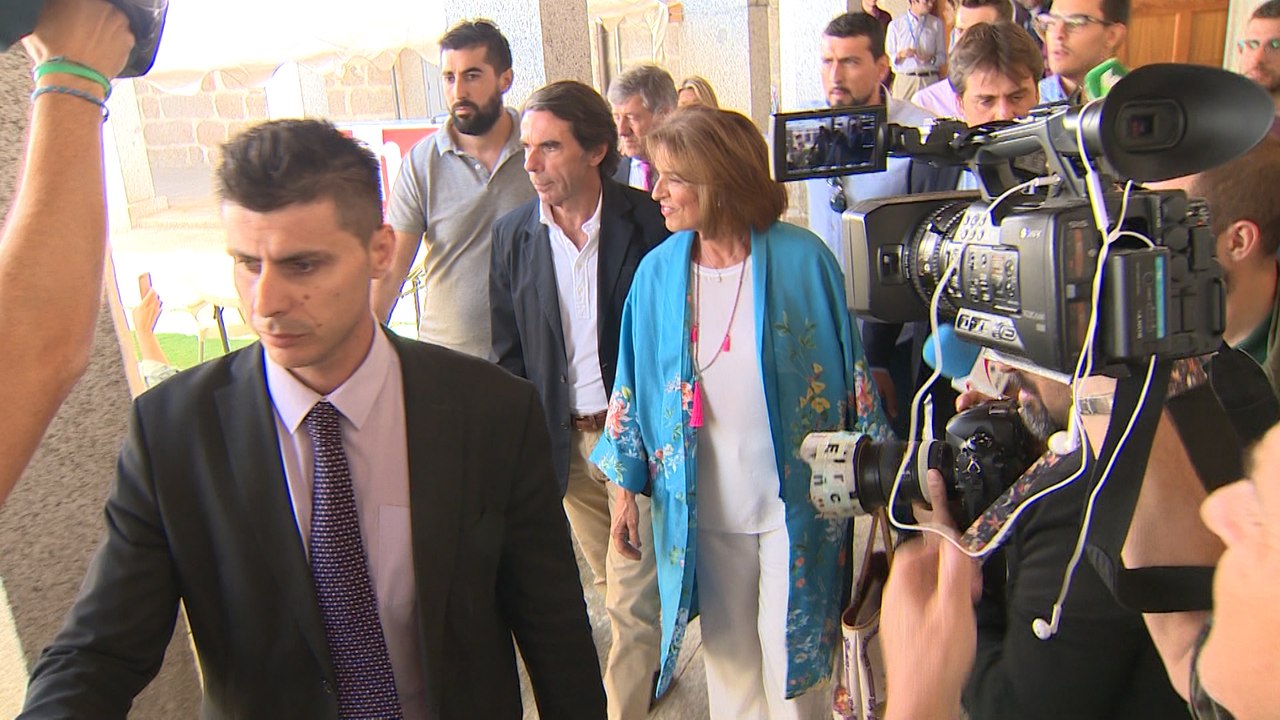 Aznar llega a los cursos de verano de la Complutense