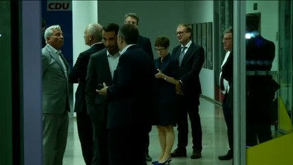 Angela Merkel mantiene su Gobierno ante las presiones de Seehofer por el acuerdo de migración con la UE