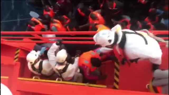 Salvamento Marítimo ha rescatado este lunes a 111 personas migrantes