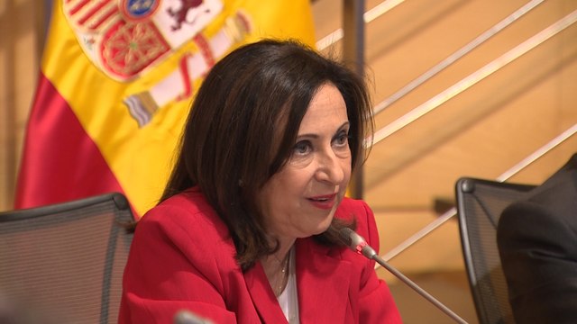 Robles defiende que el CNI dependa de Defensa