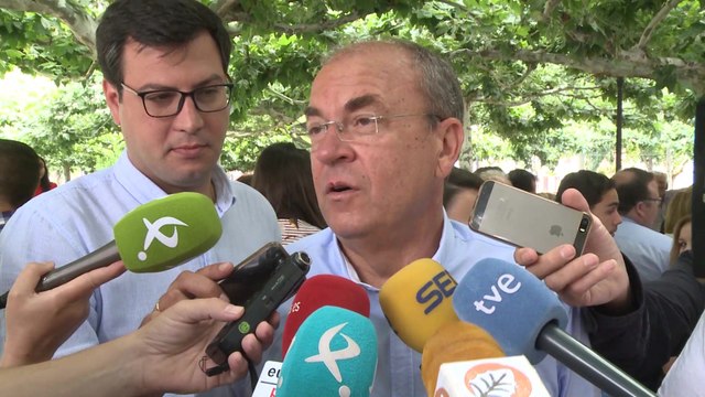 Monago avala a Cospedal porque le gusta la gente como ella