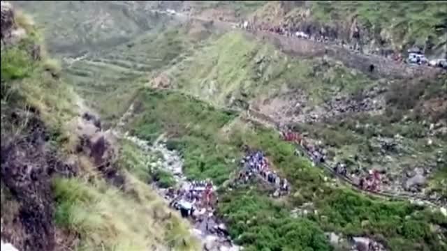 Al menos 48 muertos en un accidente de autobús en la India