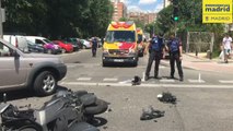 Dos motoristas de 33 y 39 años han resultado heridos graves en sendos accidentes en Madrid