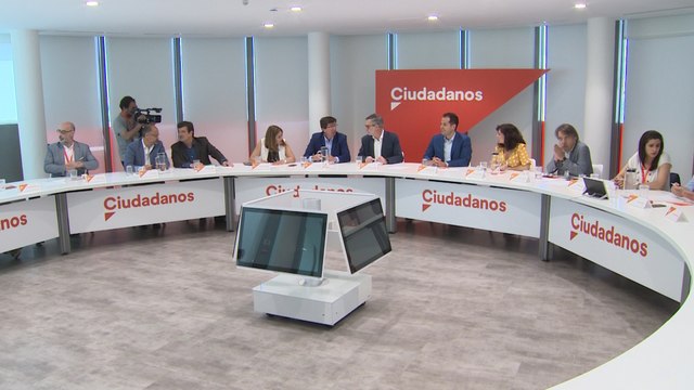 Villegas se reúne con los portavoces autonómicos