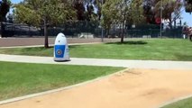 ABD'de yumurta şeklindeki robot polis devriye gezdi