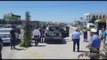 RTV Ora - Durrës: Julian Meçaj i shpëton atentatit, makina i bëhet shosh nga plumbat