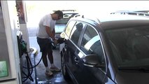 Primera gran escapada del verano con el carburante por las nubes