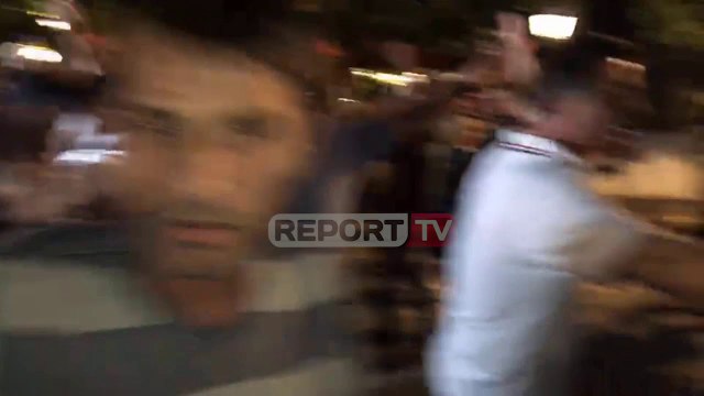 Rama ikën! Protestuesit s'i binden Ademit dhe Nokës, sulmojnë policinë